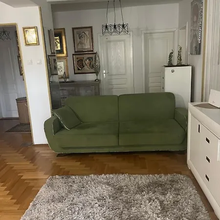 Ilas Apartment *